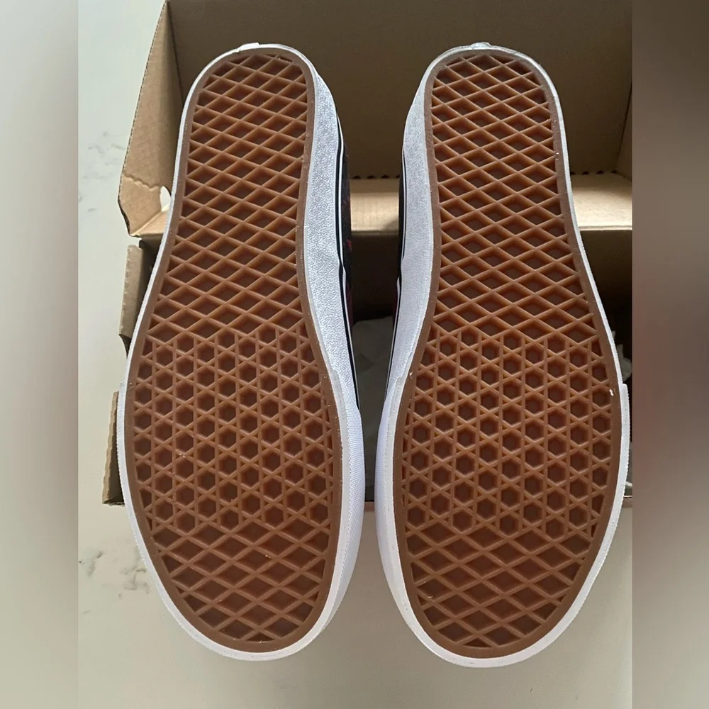 NWT Custom hand painted Vans shoes - Picture 8 of 12